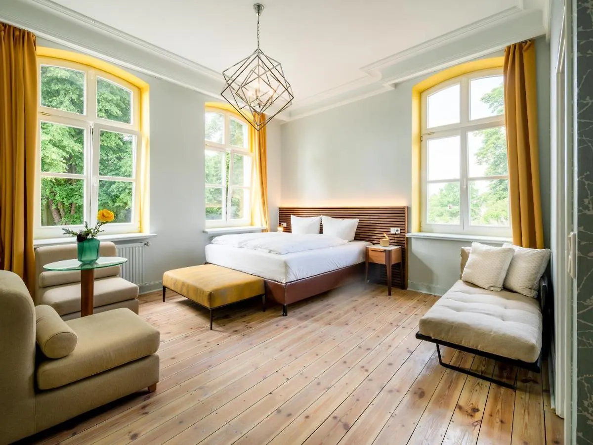 ראטינגן Stuckhotel Fettehenne 3*,